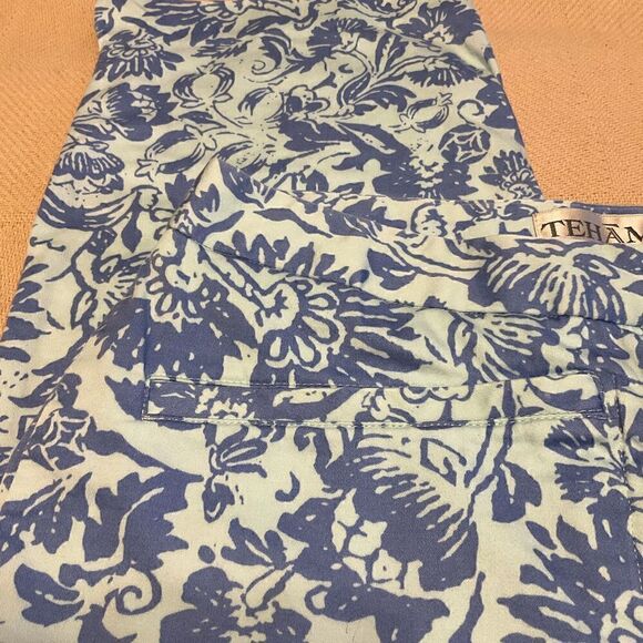 Tehami Floral Print Capris. 2. By Nancy Haley and Clint Eastwood! Pretty Blues. - Picture 2 of 8